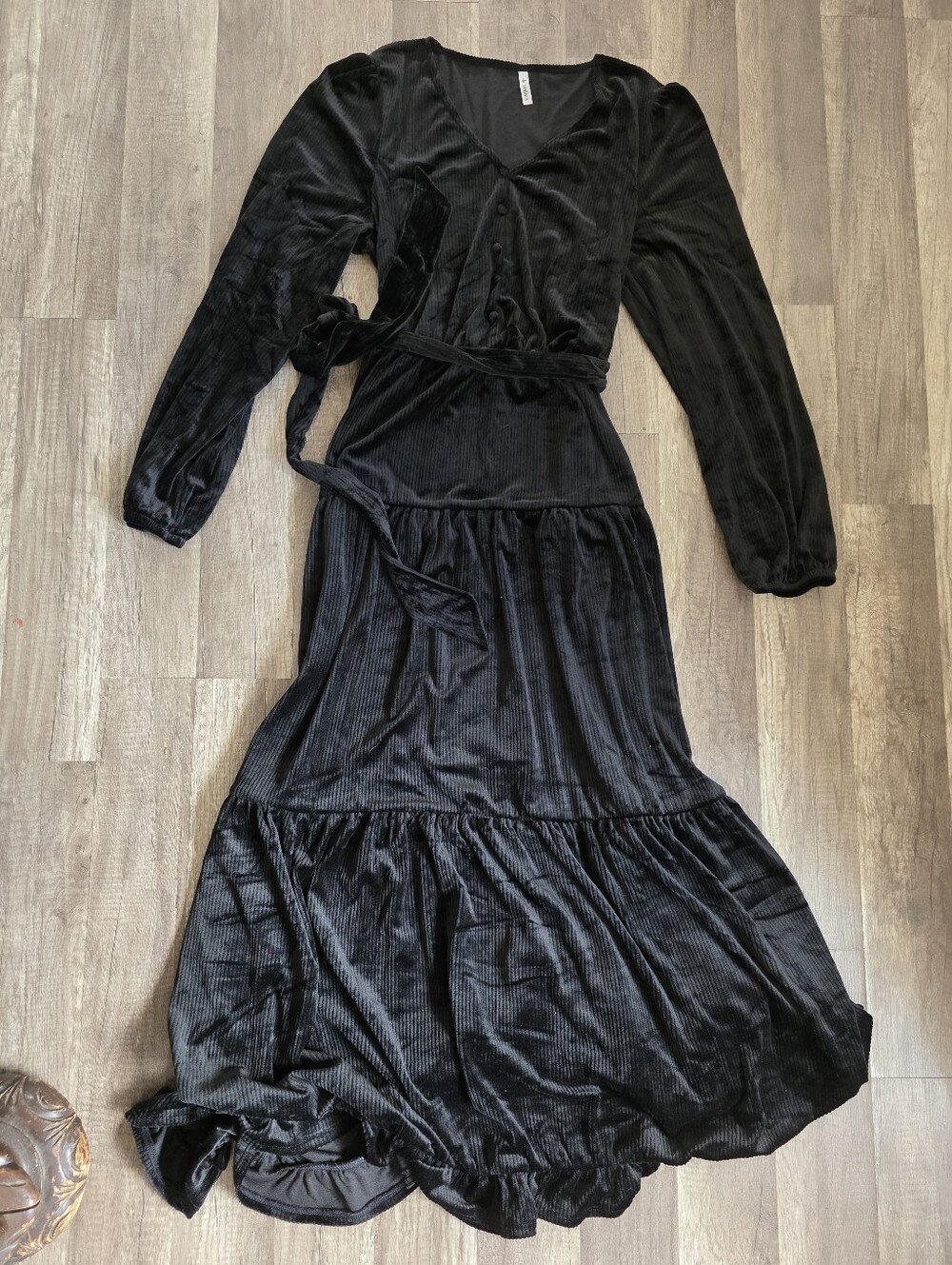 NWT HALARA Gothic Velvet Witchy Long Sleeve Black Tiered V-Neck Maxi Dress L - Picture 7 of 14